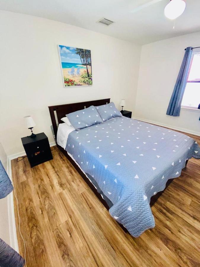 Two Fully Equipped Apartments And A Studio 5 Miles From The Beach São Petersburgo Exterior foto
